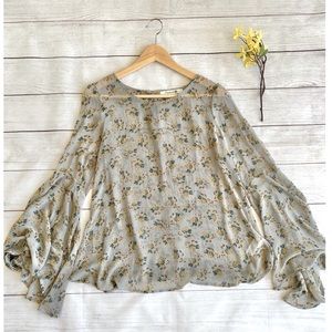 Forever 21 Bell Sleeve Flower Top